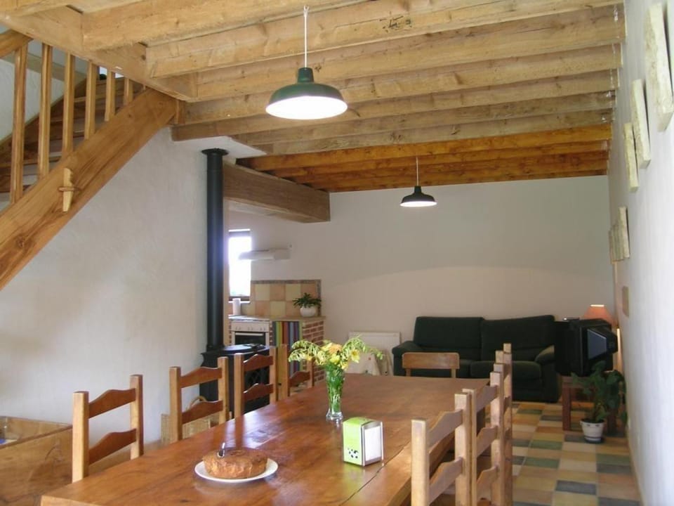 Séjour nature aux Chênes, gîte familial avec piscine partagée - FR-1-489-466 House in Auvergne-Rhône-Alpes