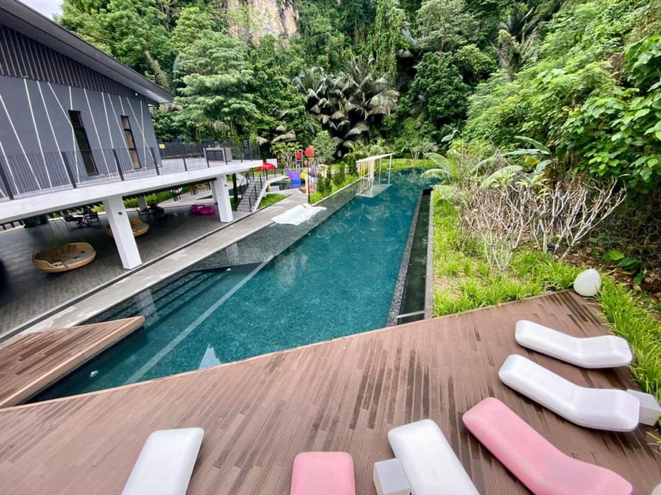 Property building, Swimming pool