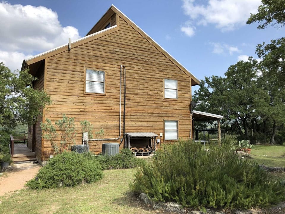 Rockin' B Ranch Bluff House Bed and Breakfast in Pipe Creek