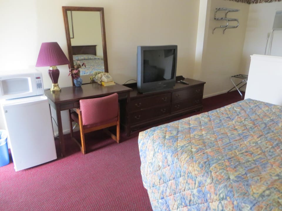Traveler's Lodge Motel in Salina