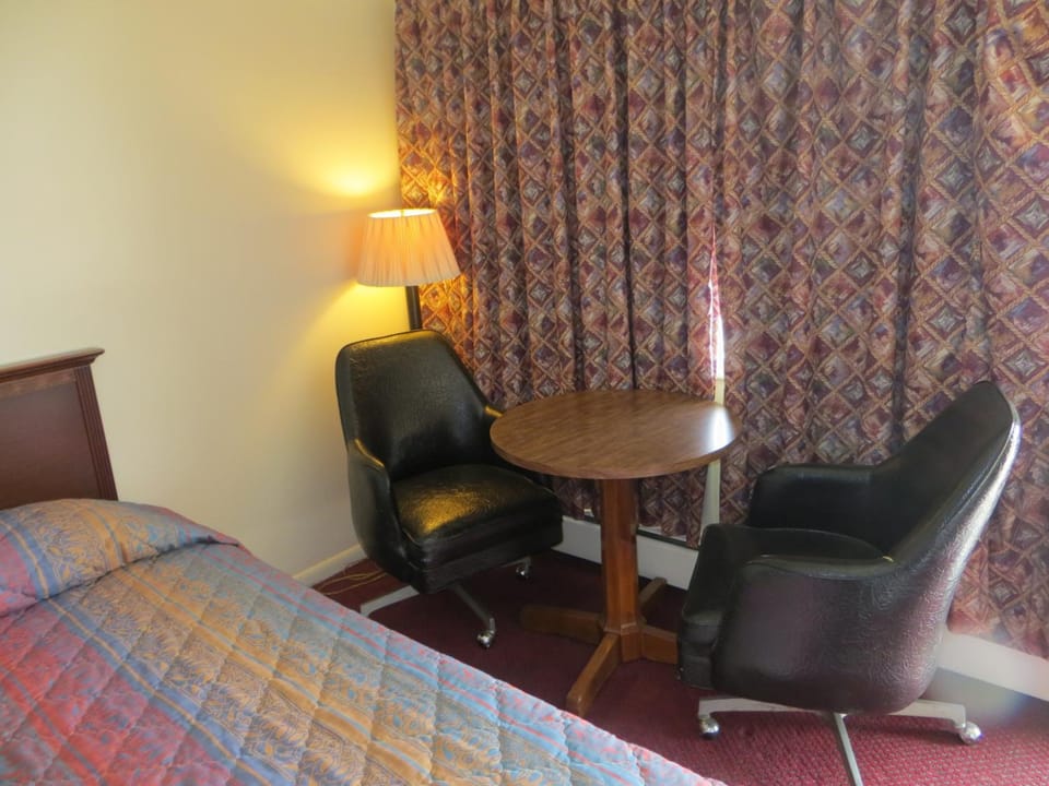 Traveler's Lodge Motel in Salina