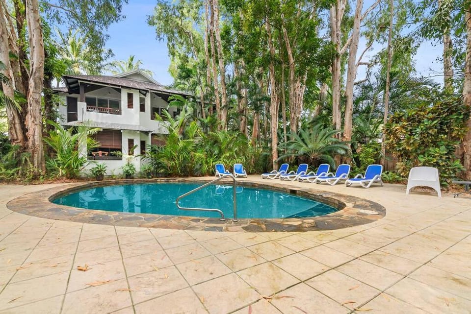 Balcony/Terrace, Swimming pool, sunbed