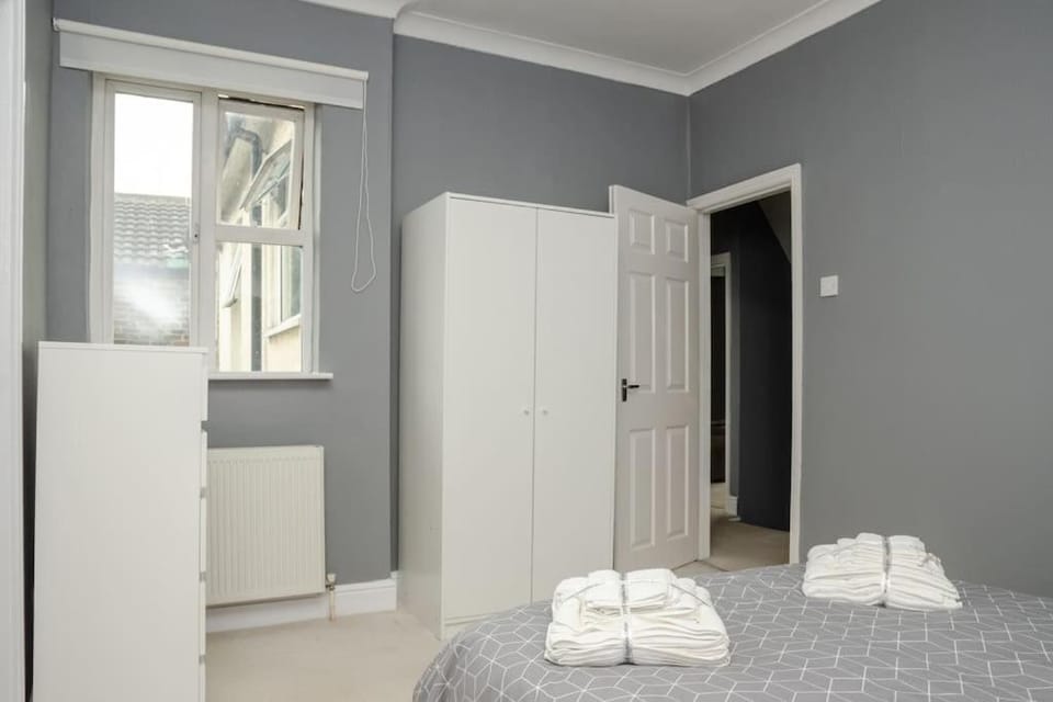 Peaceful & Spacious Family Home In Eastbourne! Apartment in Eastbourne