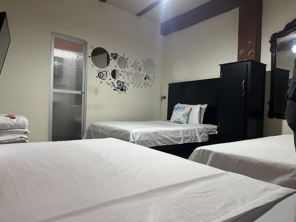 LAS CAMELIAS APARTAHOTEL - La Virginia Risaralda Bed and Breakfast in Risaralda