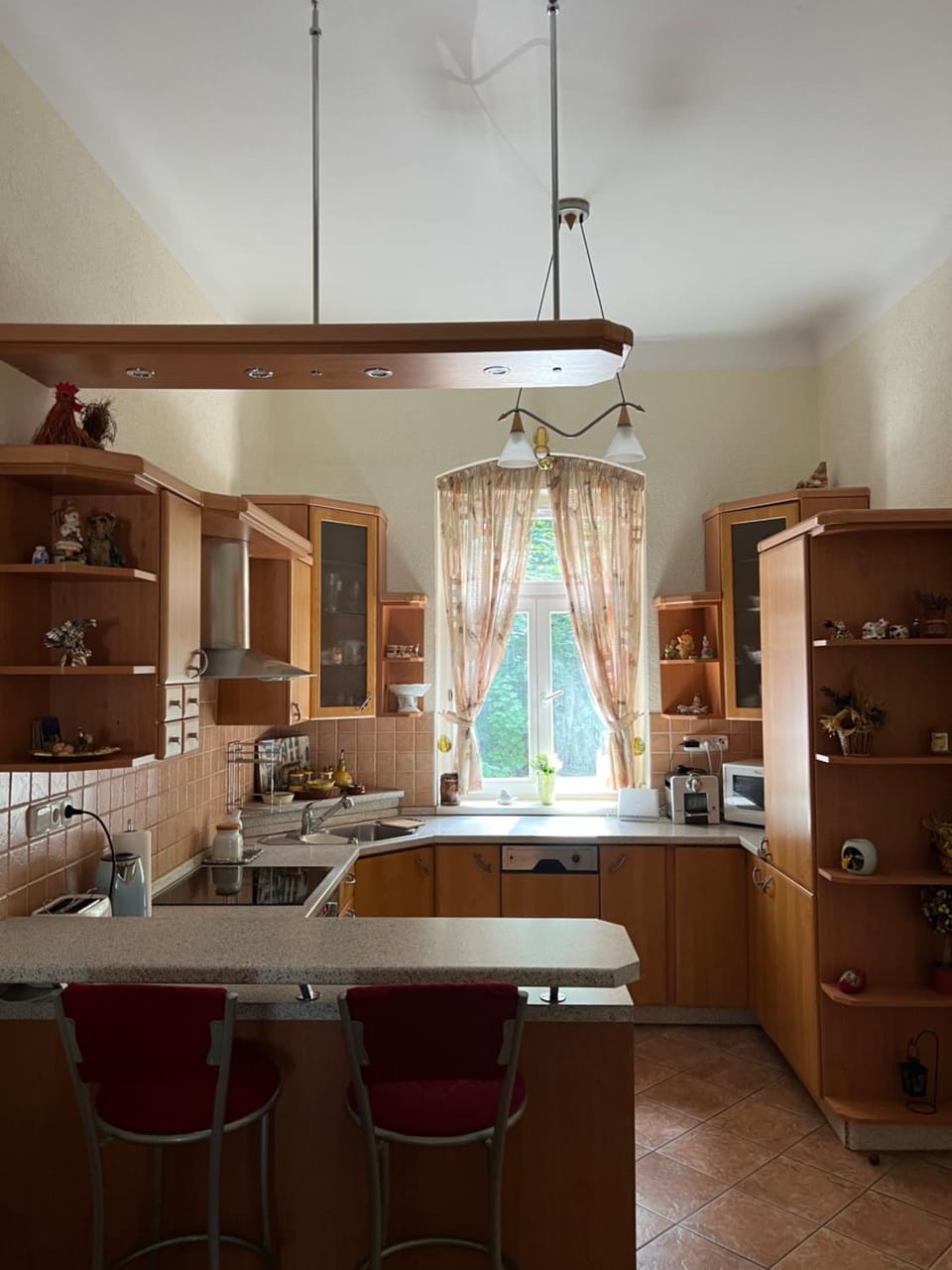 Kitchen or kitchenette, Dining area, dishwasher, microwave, stove
