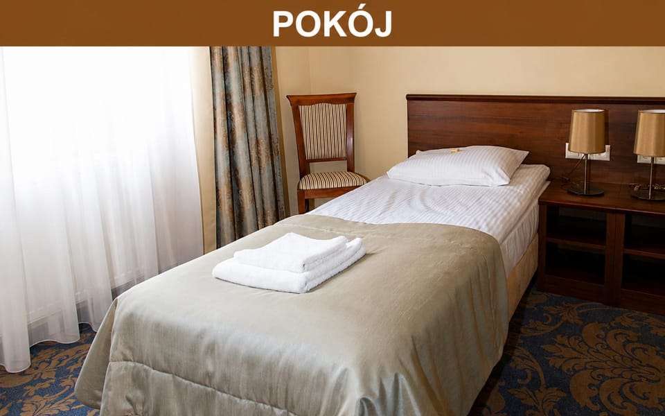 Bed, TV and multimedia, Photo of the whole room, furniture, towels, air conditioner
