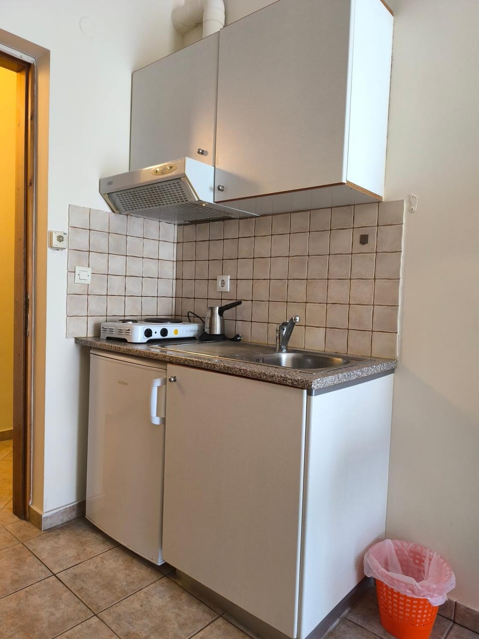 Kitchen or kitchenette, stove