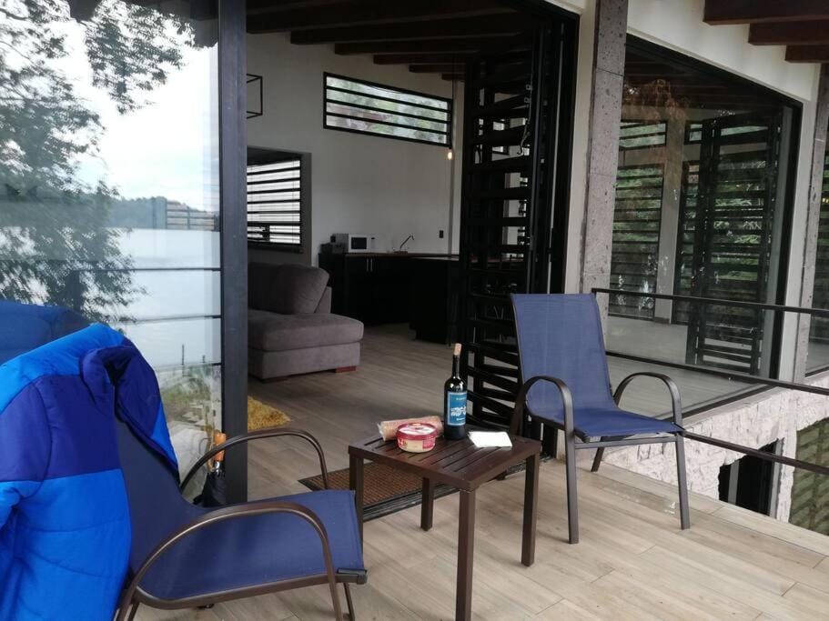 Zirahuen, cabaña moderna junto al lago Chalet in State of Michoacán