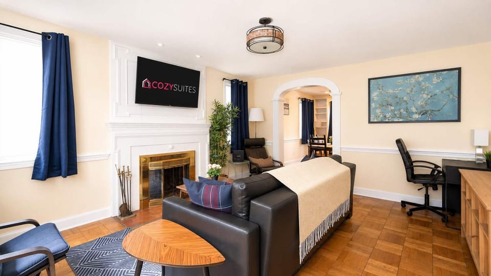 Spacious 4BR CozySuites in Old Town Alexandria House in Alexandria