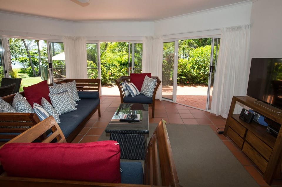 Beaches No 4 House in Wongaling Beach