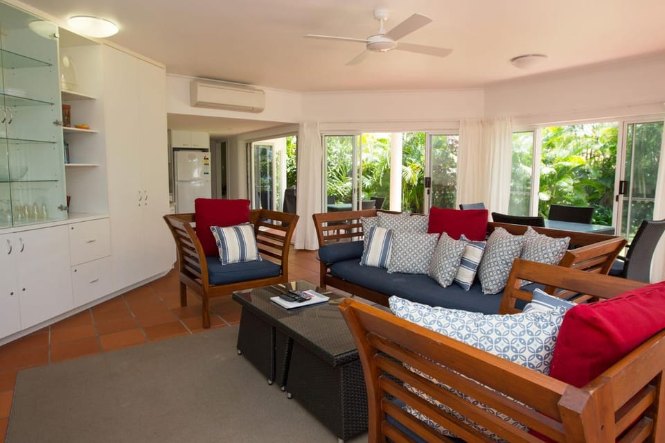 Beaches No 4 House in Wongaling Beach