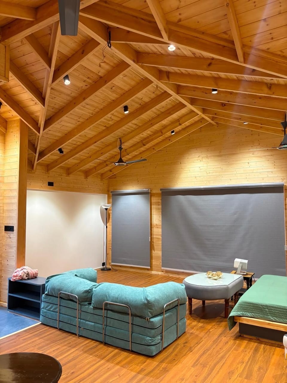 Living room, Photo of the whole room, Seating area