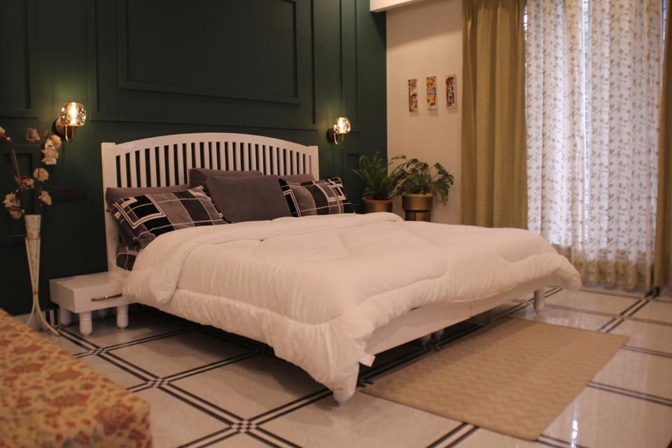 Bed, Photo of the whole room, Bedroom