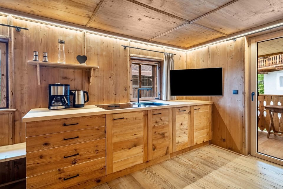 Kitchen or kitchenette, Living room