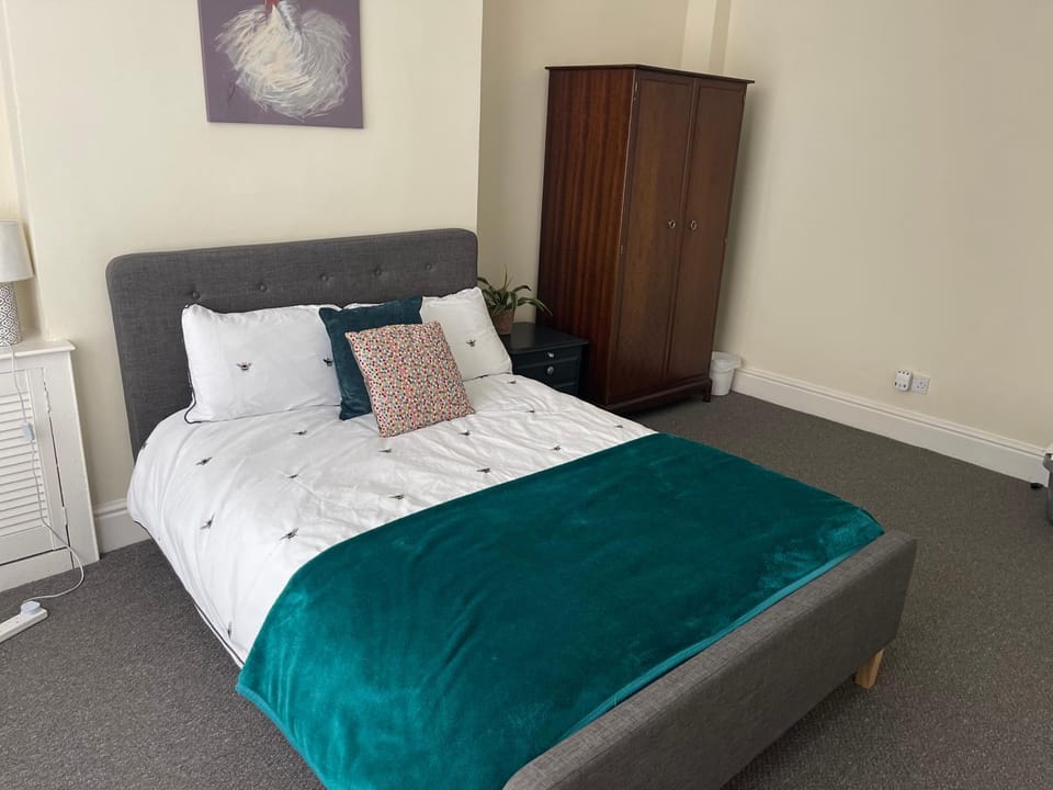 Bed, Bedroom, wardrobe