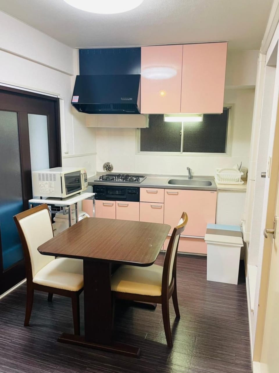 Kitchen or kitchenette, Dining area, minibar