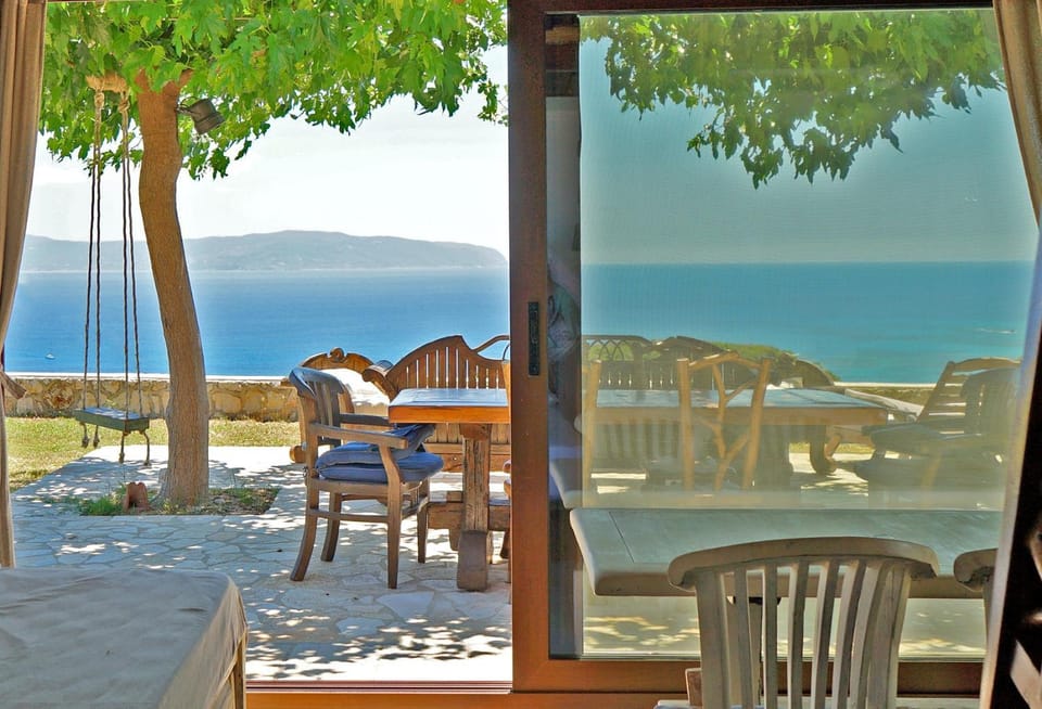 View (from property/room), View (from property/room), Living room, Sea view, Sea view, Inner courtyard view