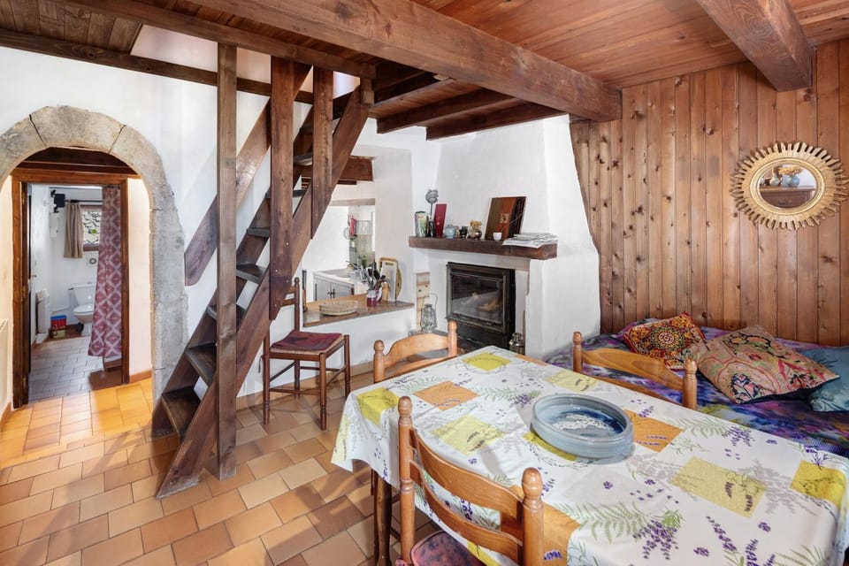 Maison Larzac Cevennes Grand Gite House in Occitanie