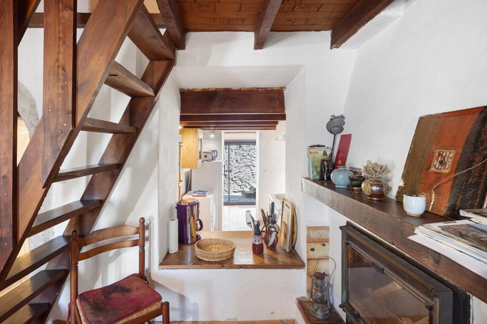 Maison Larzac Cevennes Grand Gite House in Occitanie