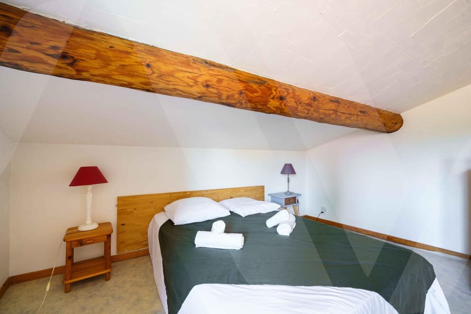 Grand studio mezzanine, piscine et parking Apartment in Occitanie