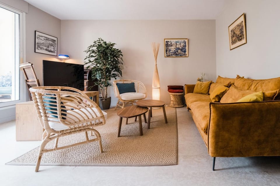 AllinLyon | Balcon calme vue St-Bernard Apartment in Lyon
