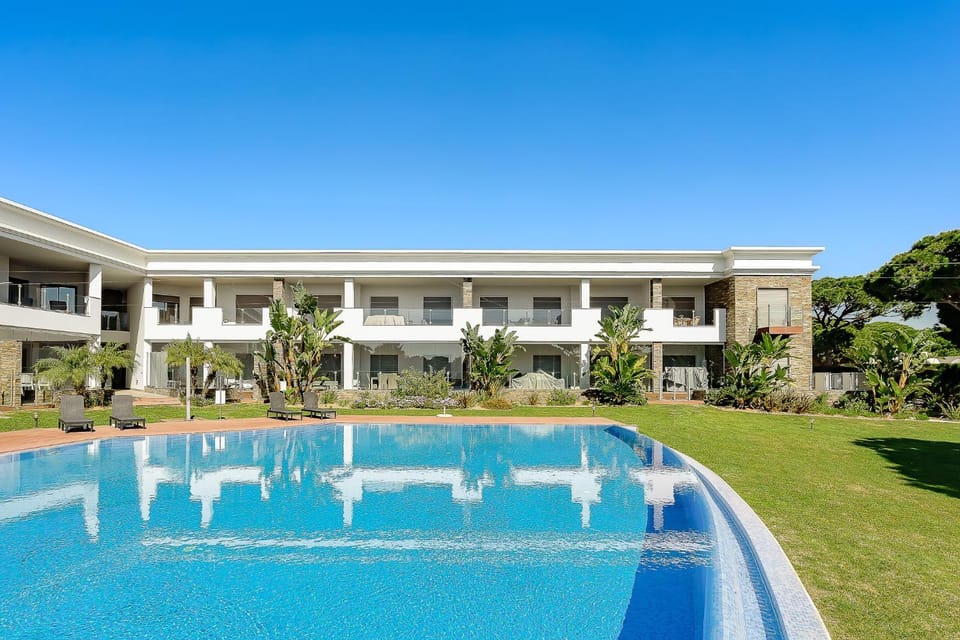 Property building, Garden, Garden view, Pool view, Swimming pool, Swimming pool