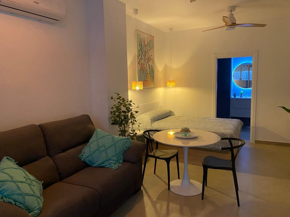 Living room, Seating area, Dining area, air conditioner