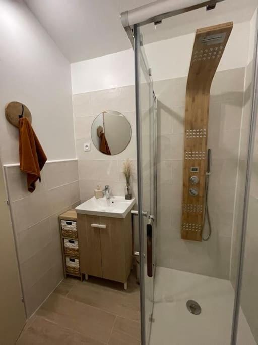 Studio indépendant près Salagou Apartment in Occitanie