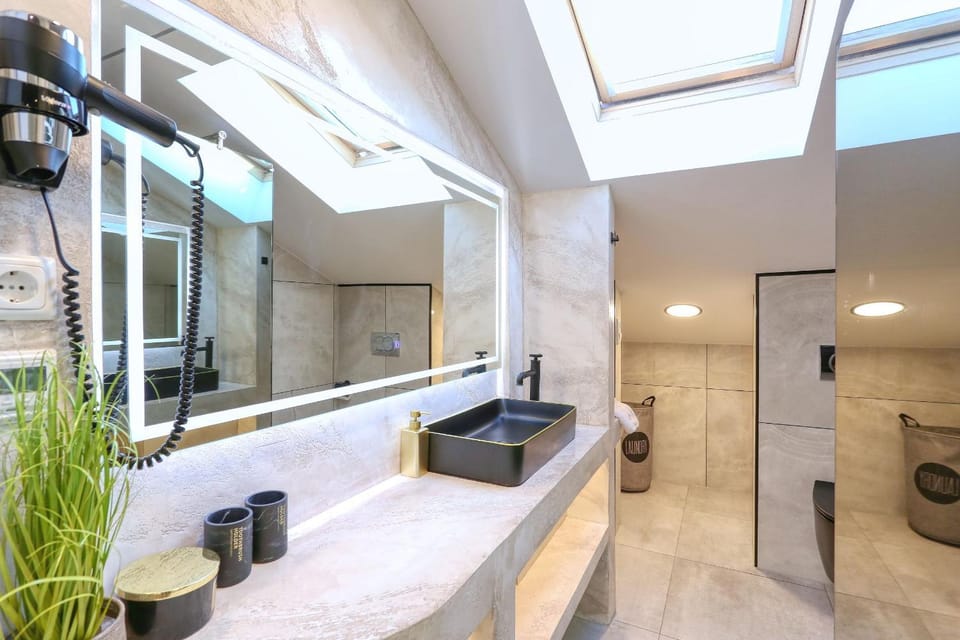Shower, Bathroom, towels