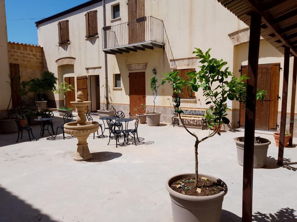 Baglio delle Rondini - Camere Country House in Sicily