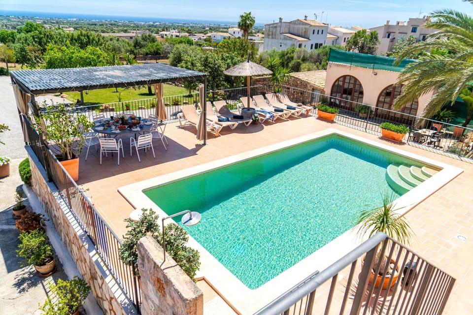 CAN TROBAT - Gran Villa Mallorquina con piscina Villa in Migjorn