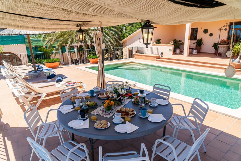 CAN TROBAT - Gran Villa Mallorquina con piscina Villa in Migjorn