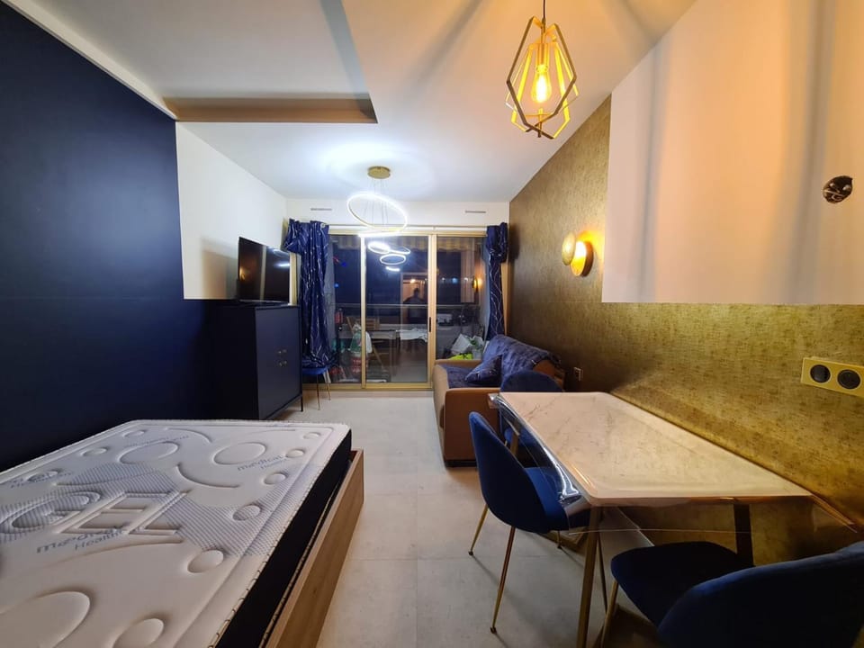 Studio Balcony Sea View - 6th floor - FAME MARINA BAIE DES ANGES Apartment in Villeneuve-Loubet