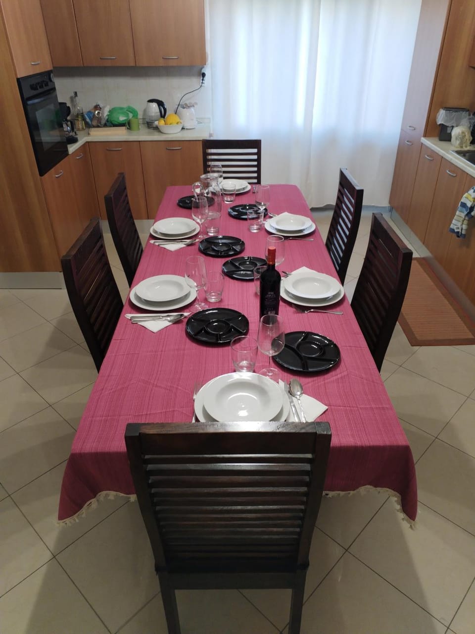 Kitchen or kitchenette, Dining area