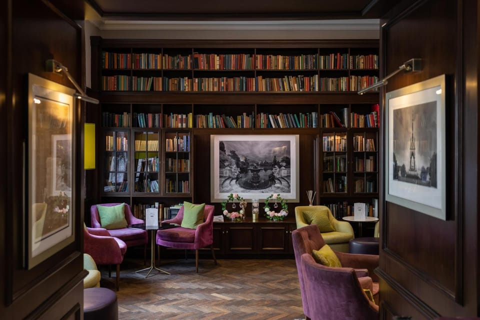 Lounge or bar