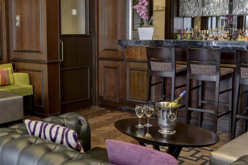 Lounge or bar