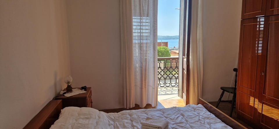 Bed, View (from property/room), Balcony/Terrace, Bedroom, Sea view