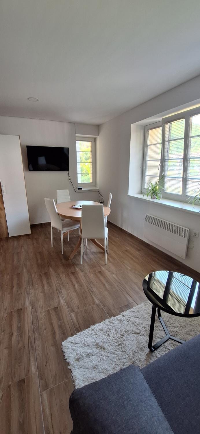 TV and multimedia, Dining area