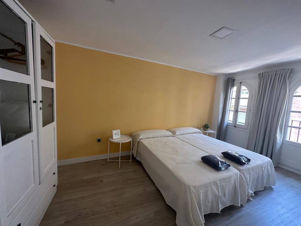 Dos Torres Sindarín Apartment in Zaragoza