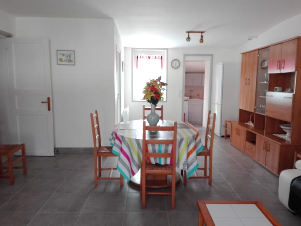 Maison T4 Rénovée - Jardin Privé - Plage et Commerces à Pied - Stationnement Inclus House in Olonne-sur-Mer