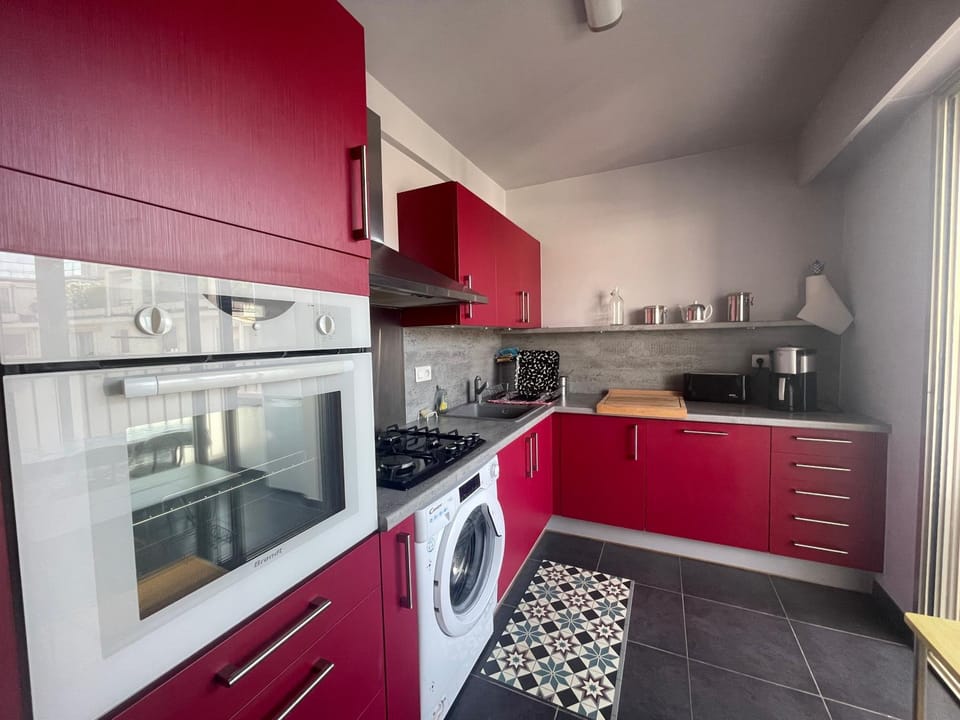 Coffee/tea facilities, Kitchen or kitchenette, minibar, pet friendly, stove, toaster, washing machine, dryer