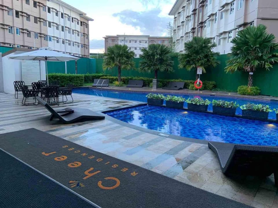 Pool view, Swimming pool, sunbed