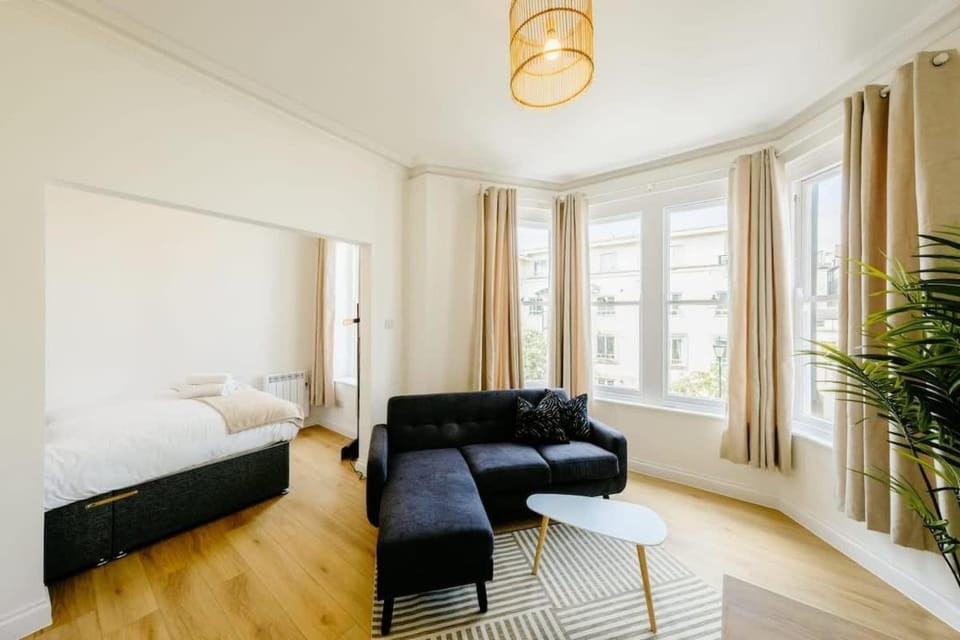 Grange Road Studio 4 Apartment in Bristol