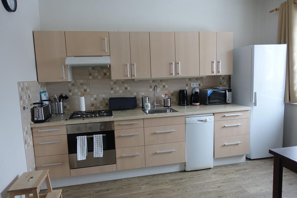 Coffee/tea facilities, Kitchen or kitchenette, dishwasher, minibar, pet friendly, stove, toaster