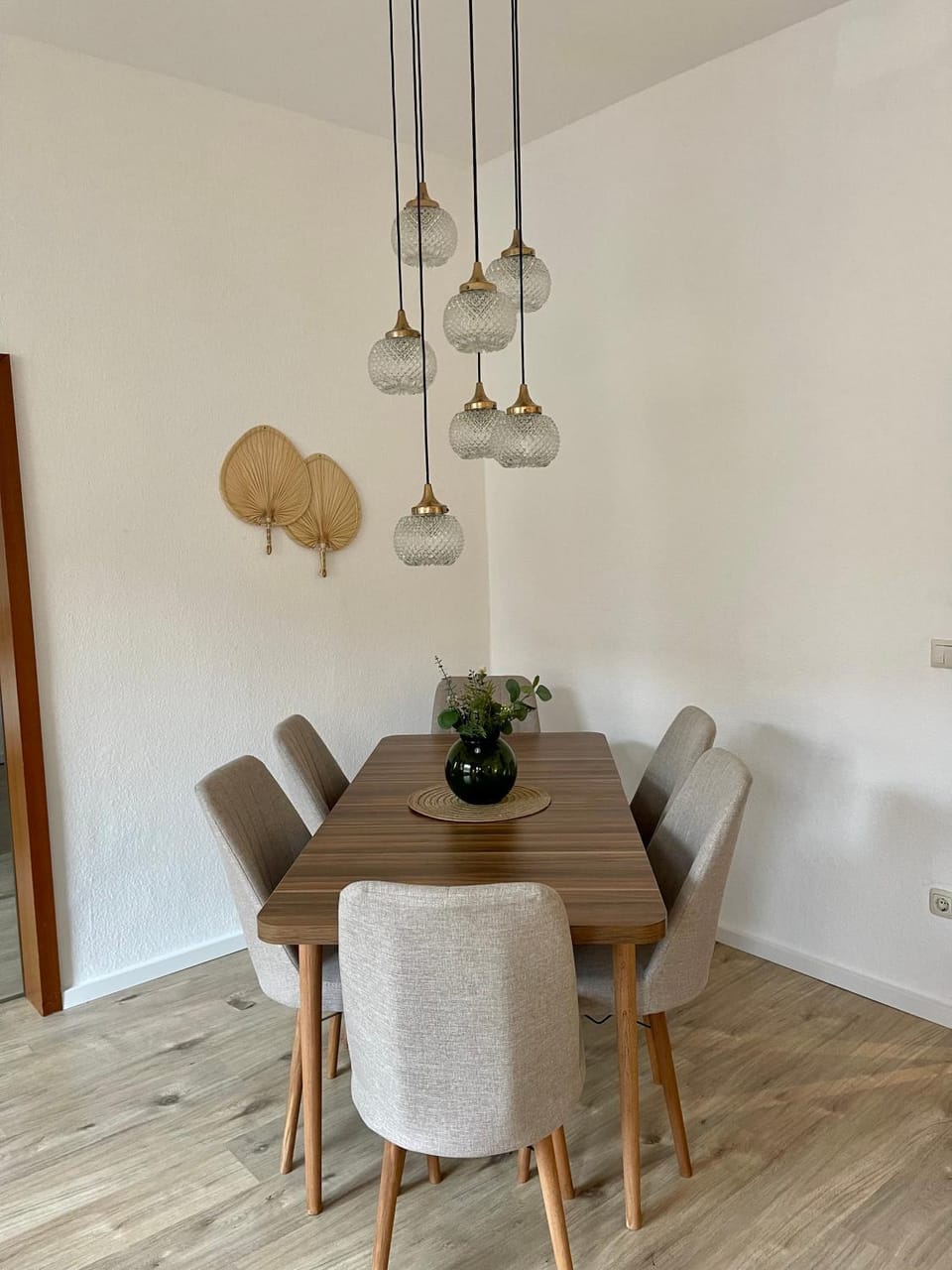 Seating area, Dining area, hair dresser