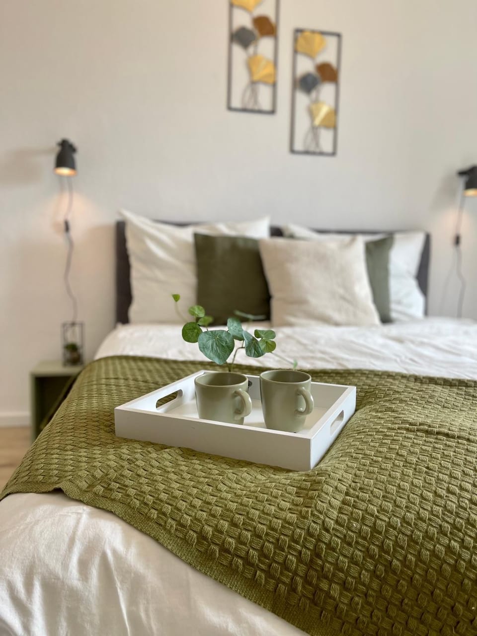 Bed, Photo of the whole room, Decorative detail, Bedroom, hair dresser