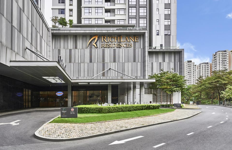 Property building, Day, Street view