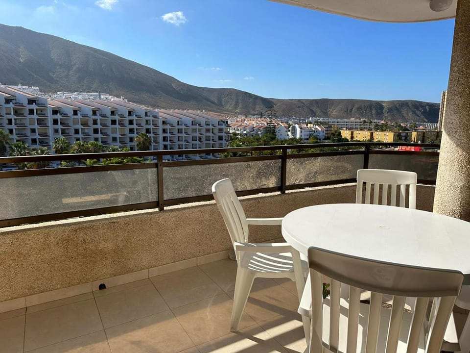View (from property/room), Balcony/Terrace, Mountain view