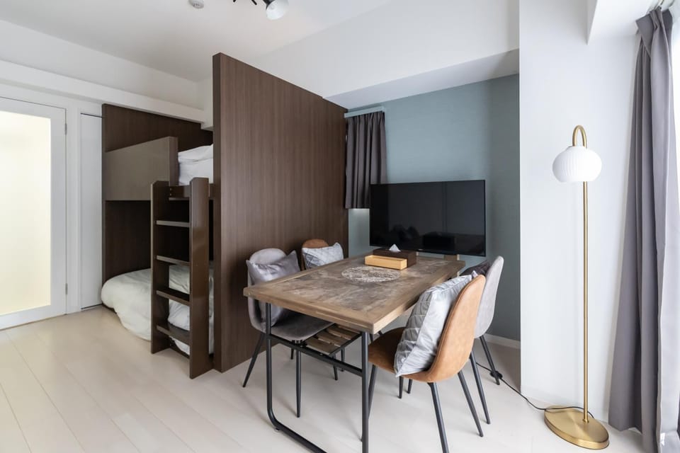 Bed, TV and multimedia, Kitchen or kitchenette, Living room, Photo of the whole room, Seating area, Dining area, Bedroom