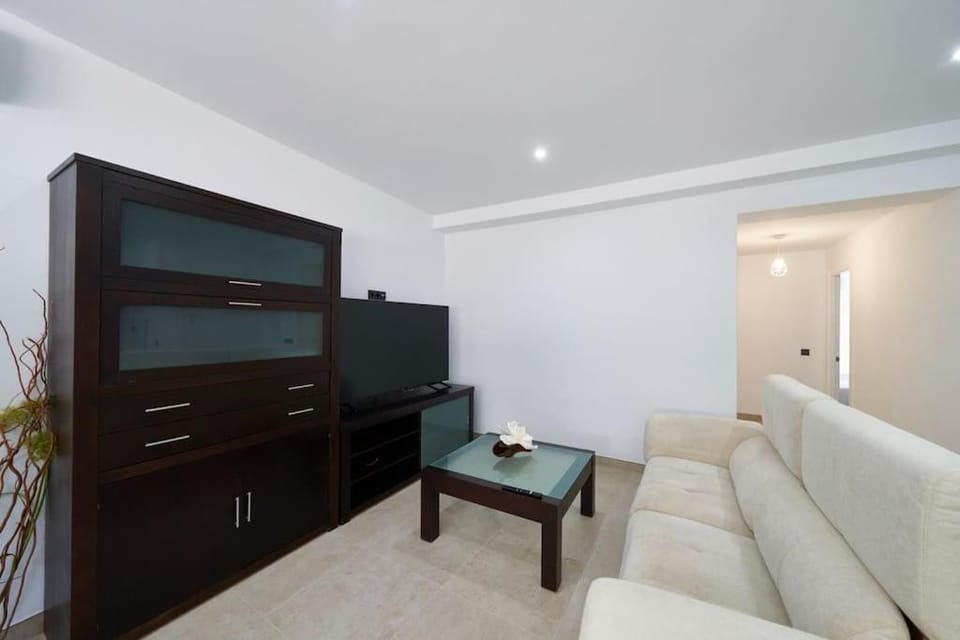 Eryan Bajo Apartment in San José